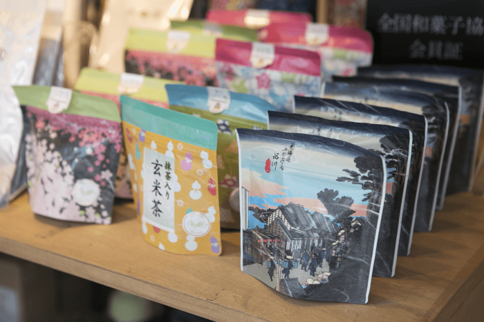 Packs of Japanese tea make the perfect souvenir.